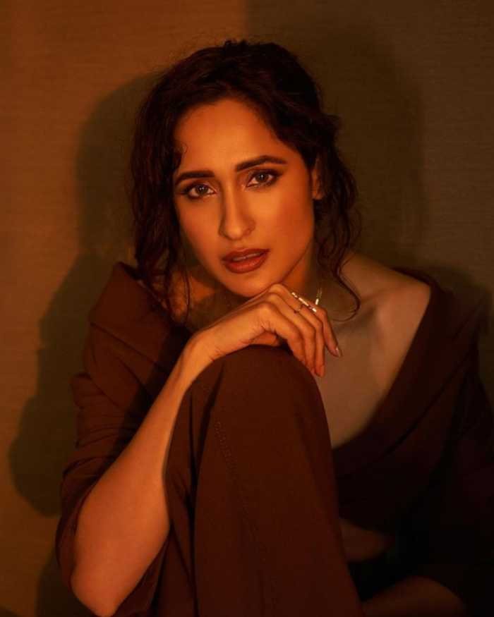 pragya jaiswal 1